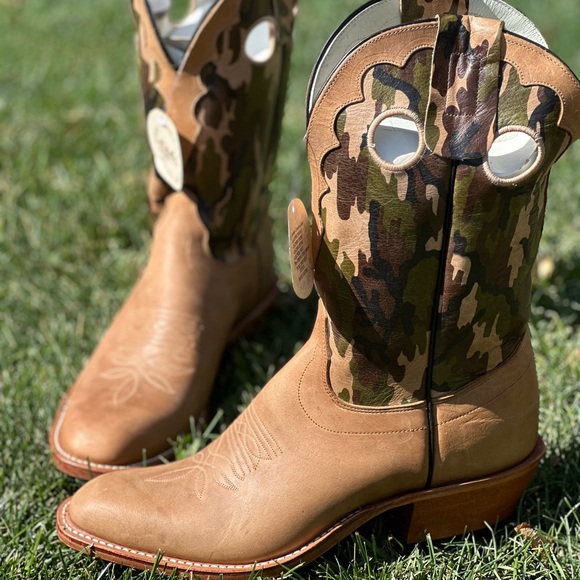 Olathe Boot Co. Tan and Camouflage Western Boots Size 8.5 NEW! - Picture 3 of 4